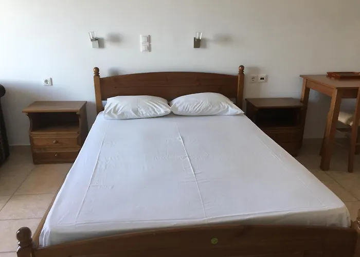 Eugenia Travasarou Sea View Appartments Hotel 3*