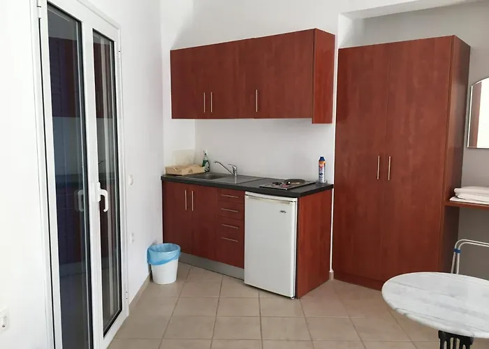 Eugenia Travasarou Sea View Appartments Hotel