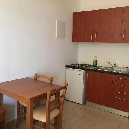 Eugenia Travasarou Sea View Appartments Hotel