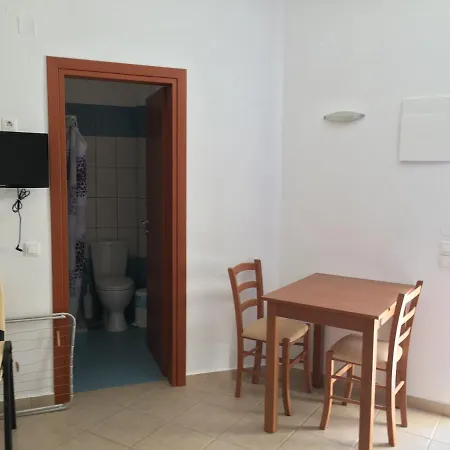 Eugenia Travasarou Sea View Appartments Hotel Diakofti