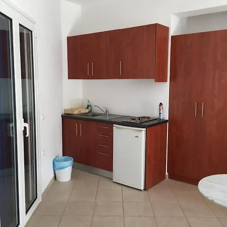 Eugenia Travasarou Sea View Appartments Otel