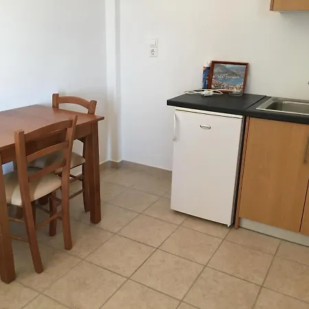 Eugenia Travasarou Sea View Appartments Hotel 3*