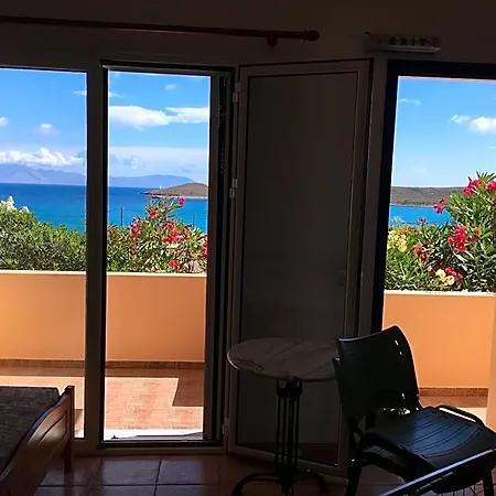 Eugenia Travasarou Sea View Appartments 3* Διακόφτι