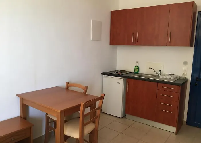 Eugenia Travasarou Sea View Appartments Hotel